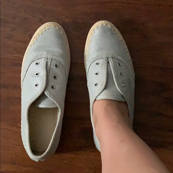 BOUTIQUE 9 Espadrille Sneaker in Siver/Grey | Size 7.5 - Picture 3 of 7